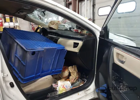 2016 Toyota Corolla Le z USA, uszkodzony, nr VIN 2T1BURHE6GC492759